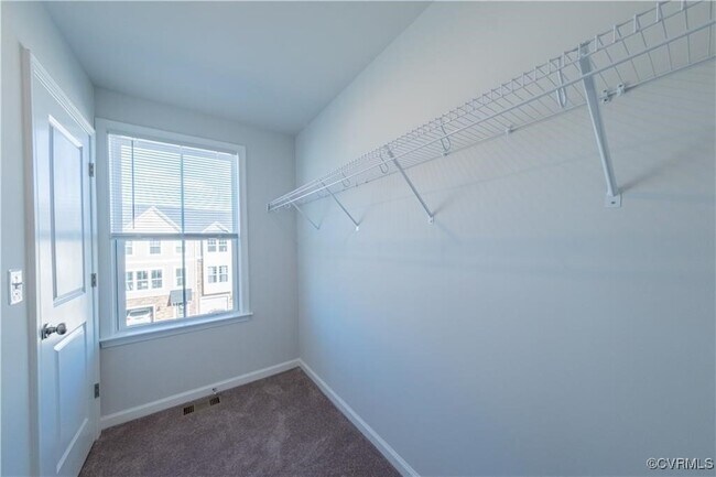 Building Photo - 633 Rivanna Hl Rd