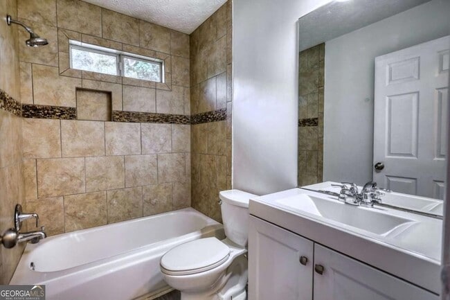 Building Photo - 2119 Briar Glen Ln SW