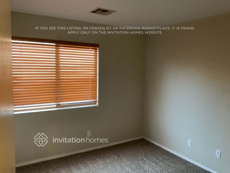 Building Photo - 954 E Pima Ave