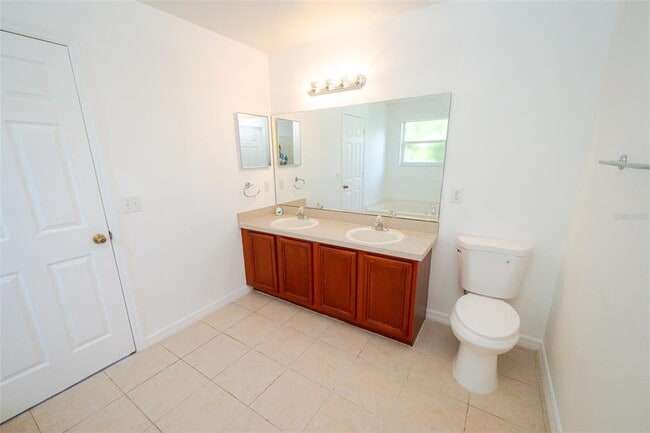 Building Photo - 202 Walnut Crest Run