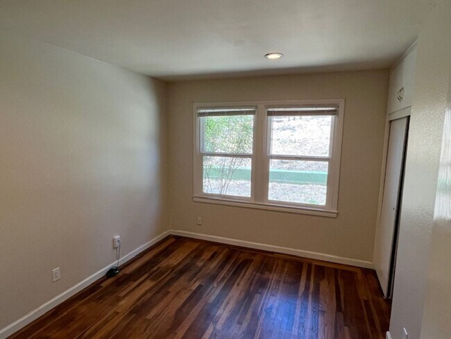 Building Photo - 3 Bedroom San Pablo Home in Tara Hills