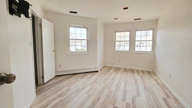 Building Photo - 173 Colony Dr