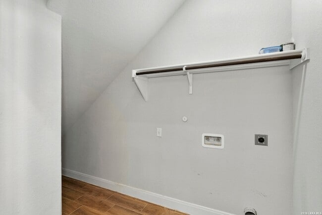 Building Photo - 229 High Dr