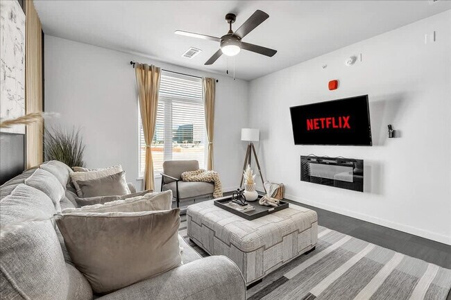 Building Photo - 5100 W Park Ave