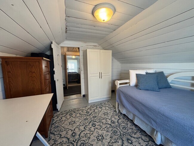 Building Photo - 14 Dixon St