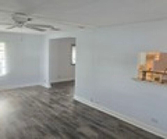 Building Photo - 612 Pine Grove Ct