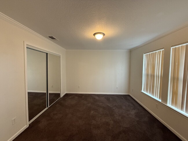 Building Photo - Spacious 4 Bedroom 2 Bath Home Nestled in ...