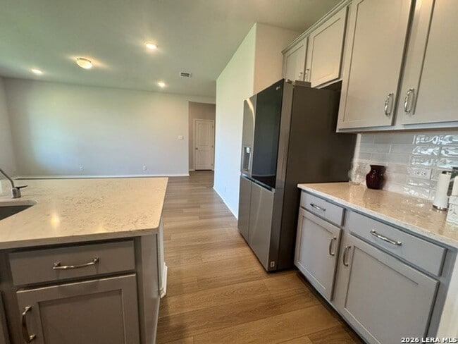 Building Photo - Newer Beautiful Home featuring 3-bedroom 2 Bath Plus office