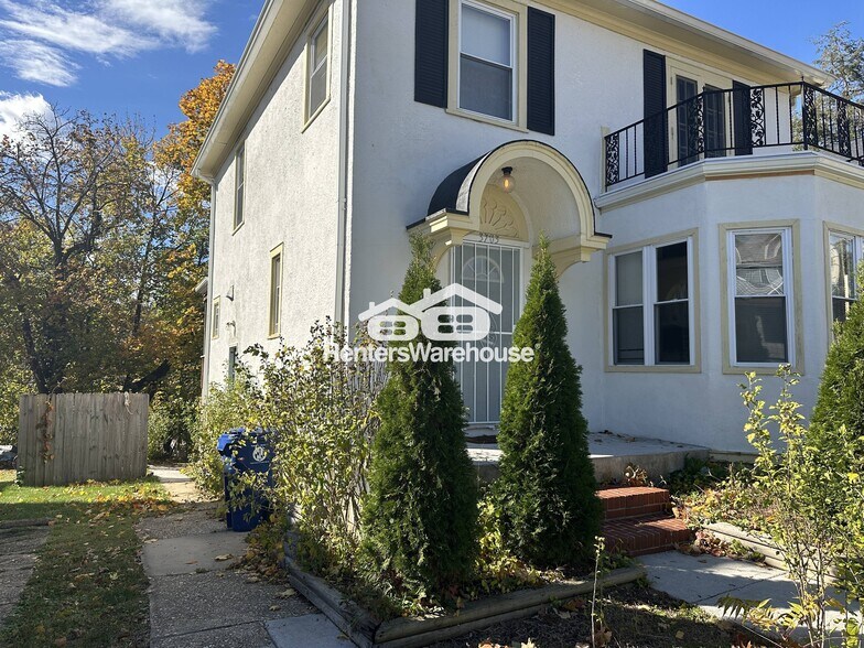 Building Photo - 3703 Parkside Dr