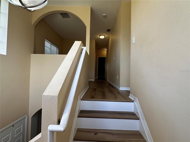 Building Photo - 30117 Mossbank Dr