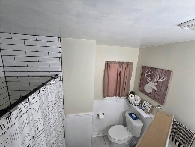 Building Photo - 10315 Carthage Dr