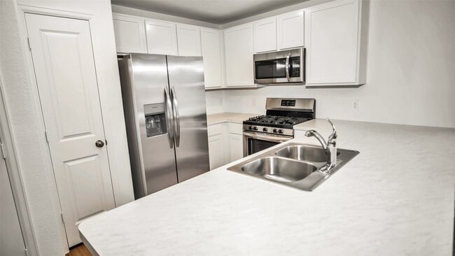 Building Photo - 132 Pine Bend Ct