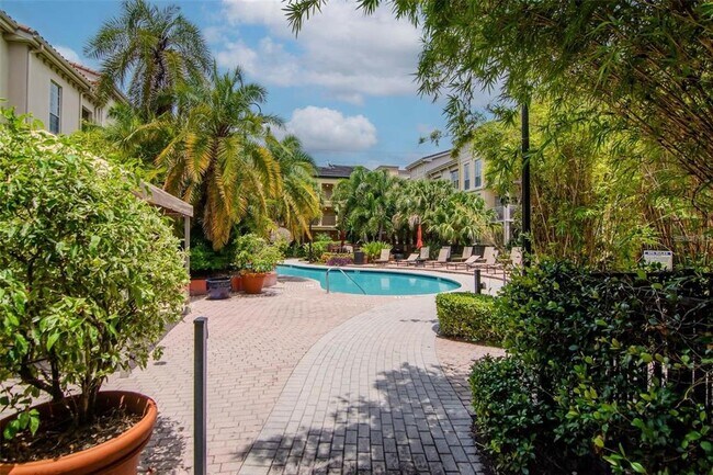 Building Photo - 504 S Armenia Ave