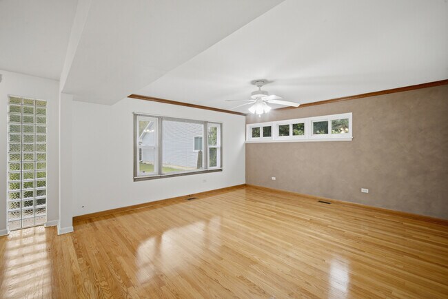 Building Photo - 114 N Lancaster St