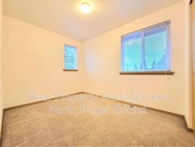 Building Photo - 5328 138th St NE