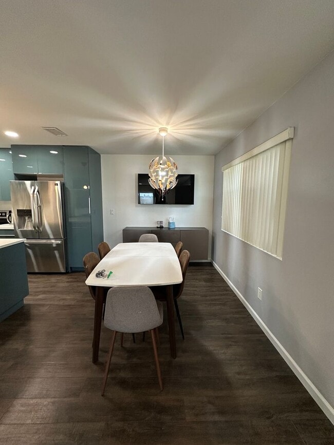 Building Photo - 7775 Camino Glorita