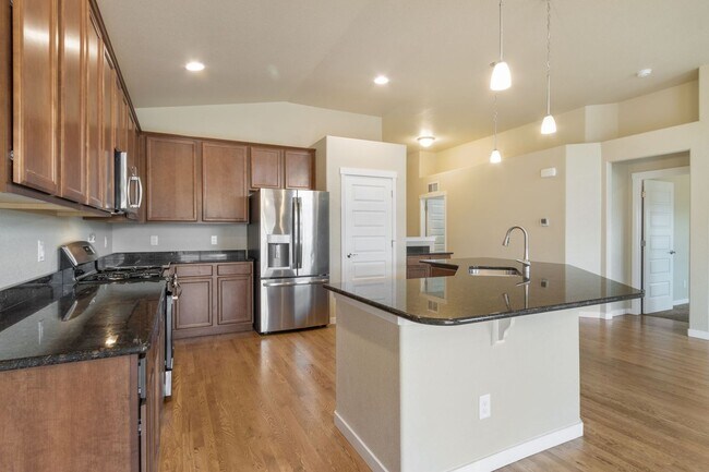 Building Photo - Spacious Modern 5-Bedroom Ranch Home in Hidden Valley Farm