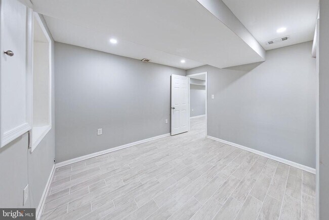 Building Photo - 1235 Shepherd St NW