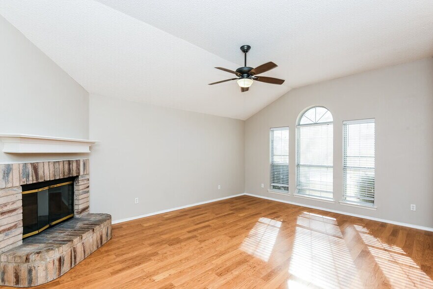 Building Photo - 10408 Morning Dew St