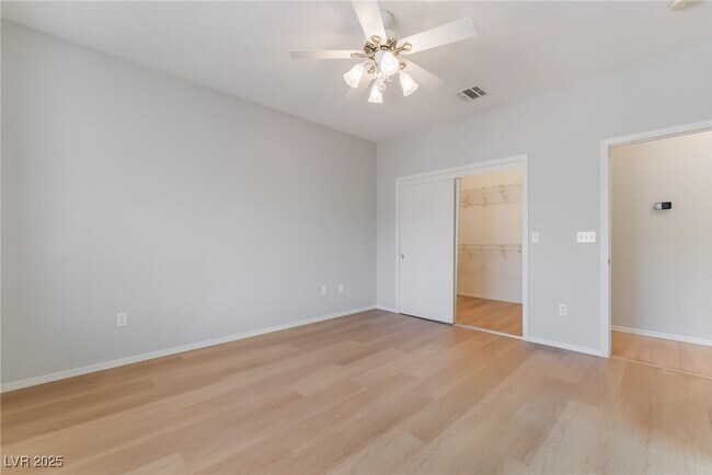 Building Photo - 2571 Thatcher Ave
