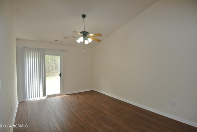 Building Photo - 1479 RaceTrack Rd
