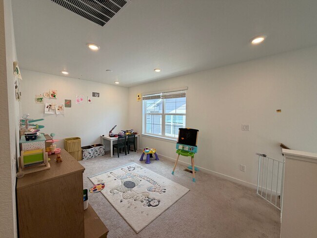 Building Photo - Modern Duplex Near Cherry Creek Trail with Quartz Kitchen, Loft & Low-Maintenance Living