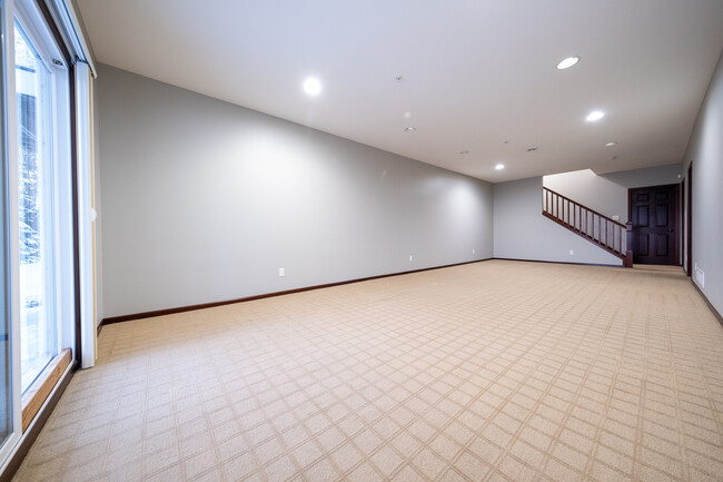 Building Photo - 15497 Junegrass Ln
