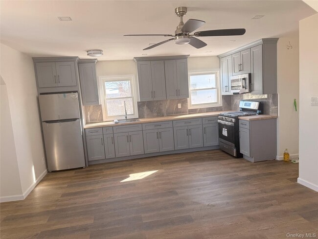 Building Photo - 351 Roquette Ave