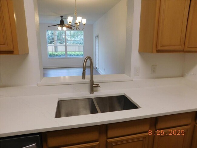 Building Photo - 6100 Stevenson Dr