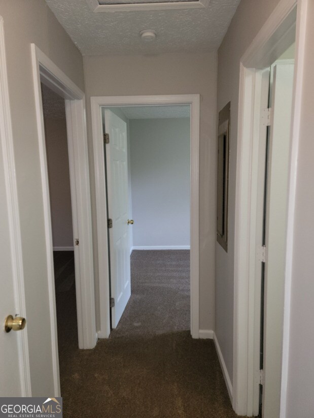 Building Photo - 15 Greenview Dr