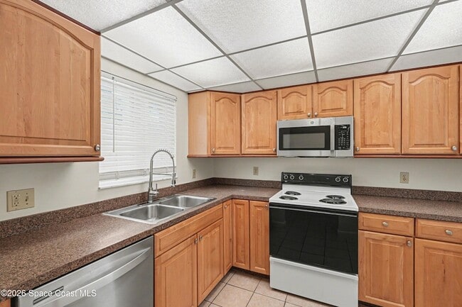 Building Photo - 201 St Lucie Ln