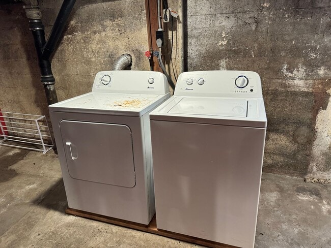 Building Photo - Charming House in Bellingham - 4 Bedroom 1...