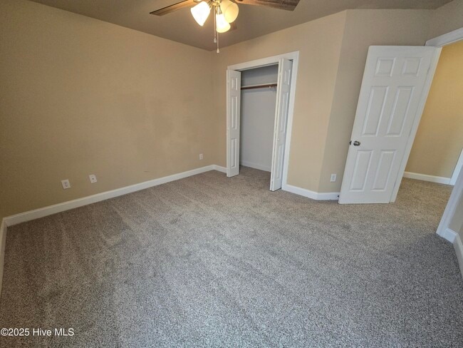 Building Photo - 4009 Lucerne Ct