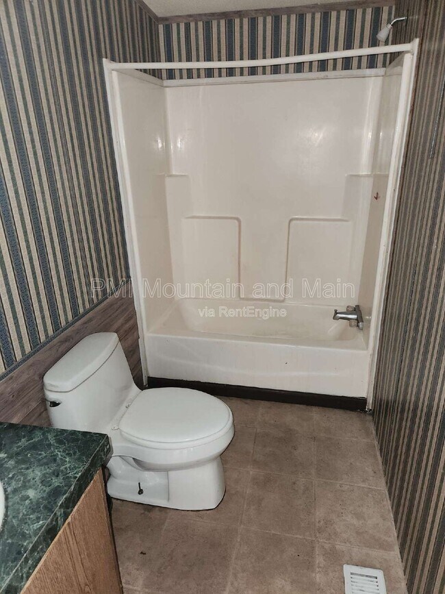 Building Photo - 17 Misty Mountain Way