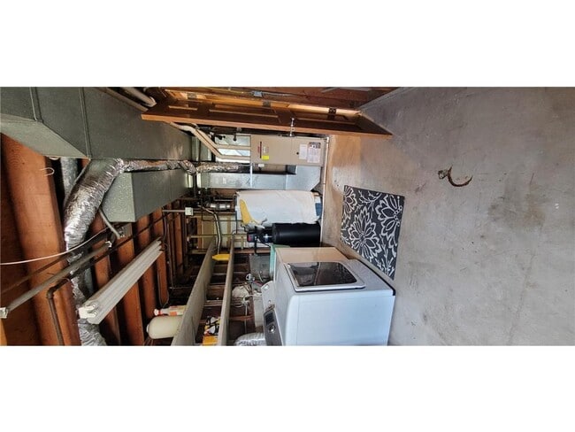 Building Photo - 8496 Harkness Rd