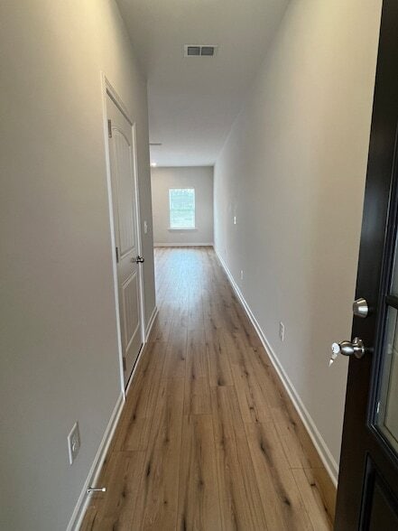 Building Photo - 967 Horse Mountain Rd