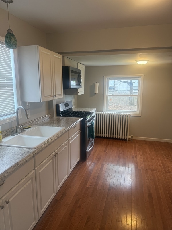 Building Photo - 14 Woodside Ave