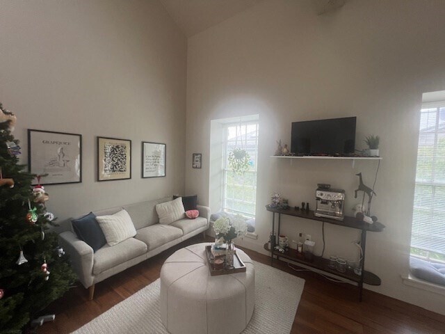 Building Photo - 33 3rd Ave