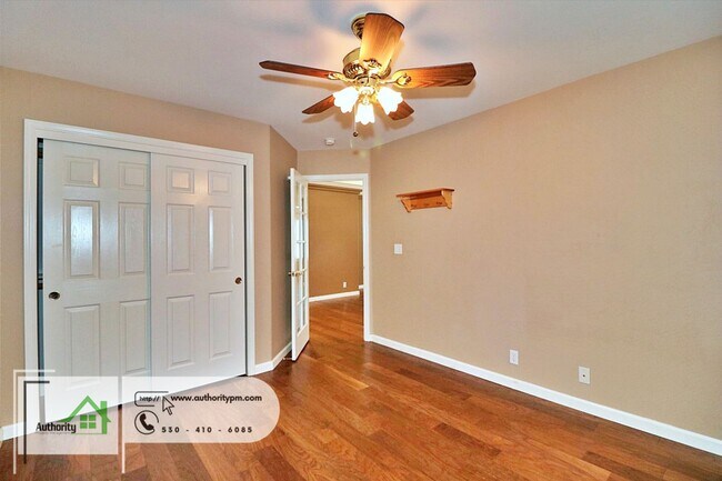 Building Photo - 5826 Beaumont Dr