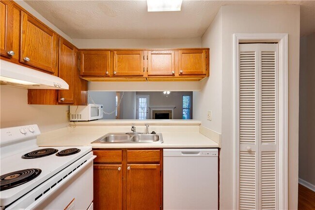 Building Photo - 466 Teal Ct