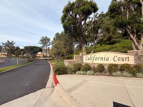 Building Photo - Very Spacious 1 Bed, 1 Bath Condo in Mission Viejo For Rent-In Unit Laundry and Attached Garage