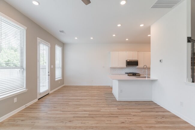 Building Photo - 546 Dry Fork Ln