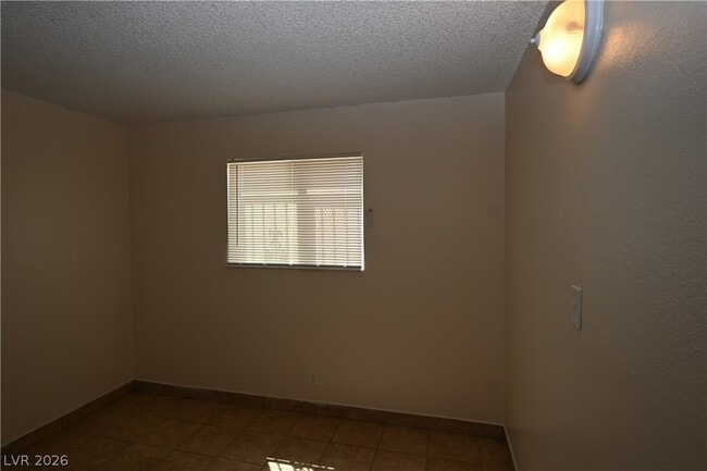 Building Photo - 2301 Stewart Ave