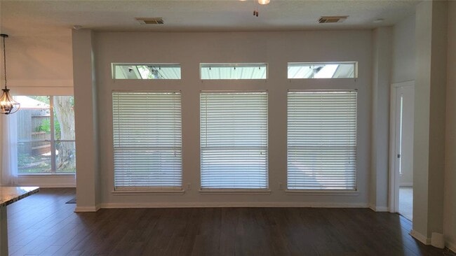 Building Photo - 10314 Raybrook Ln