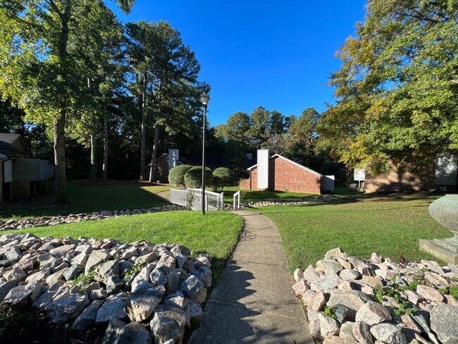 Building Photo - 4713 Matt Dr