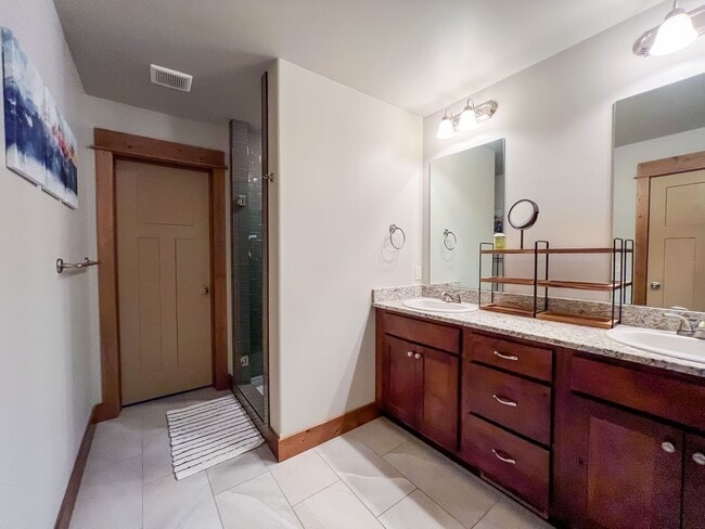 Building Photo - Charming Downtown Retreat: A Unique Blend of Urban Living and Montana Charm in Bozeman