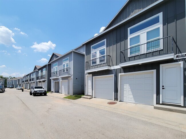 Building Photo - 4908 Paradigm Ln