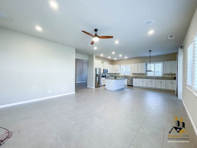 Building Photo - 6064 Cohasset Dr