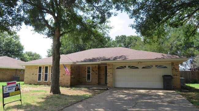 Building Photo - 4810 Reginald Dr
