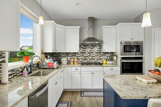 Building Photo - 15641 Fairchild Way